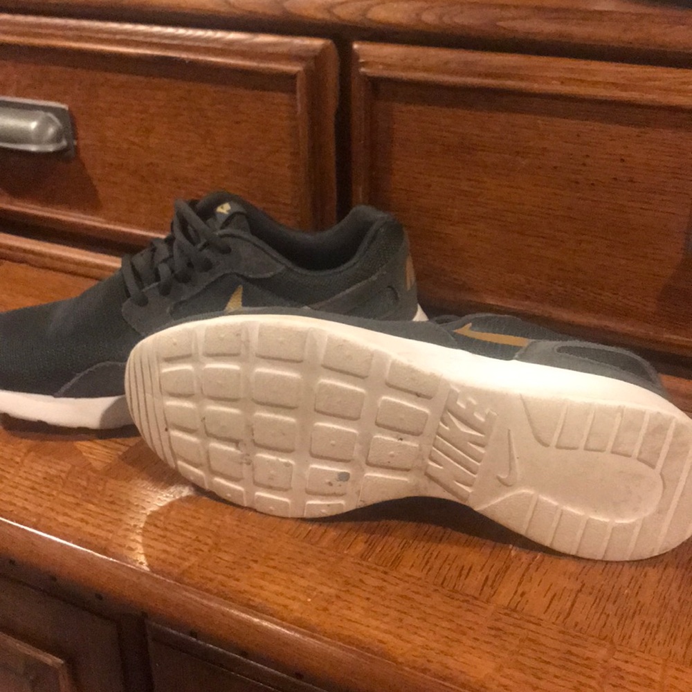 Nike’s!! - Picture 2 of 3